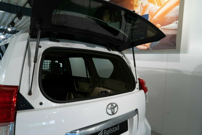 toyota-land-cruiser-diesel-2011-big-12
