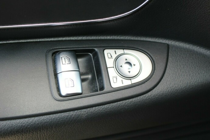 mercedes-benz-vito-diesel-2017-big-13