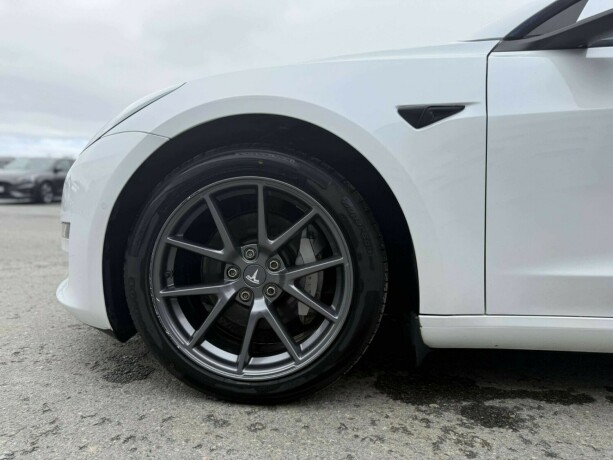 tesla-model-3-elektrisitet-2021-big-32