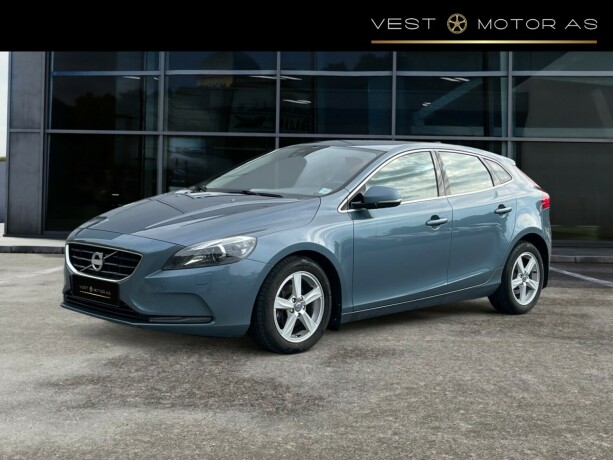 volvo-v40-diesel-2013-big-2
