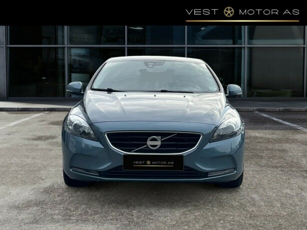 volvo-v40-diesel-2013-big-1