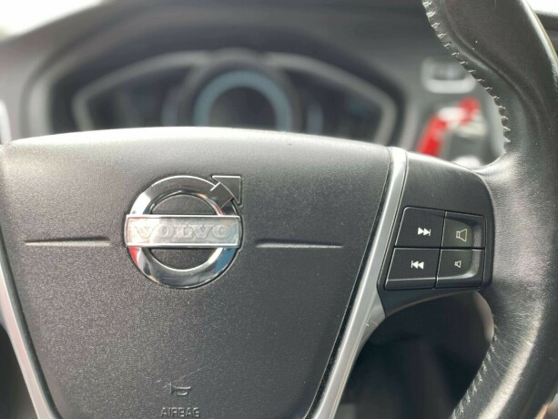 volvo-v40-diesel-2013-big-18