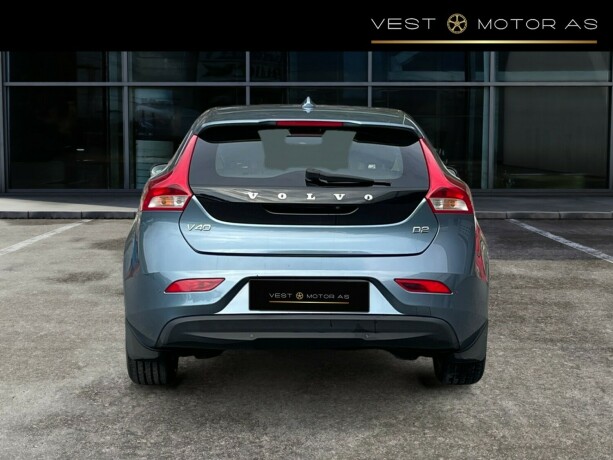 volvo-v40-diesel-2013-big-5