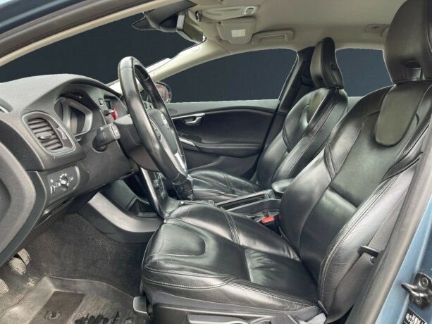 volvo-v40-diesel-2013-big-8