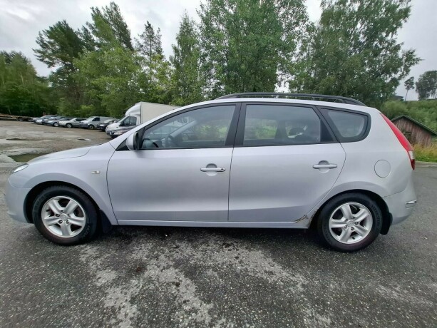 hyundai-i30-diesel-2009-big-1