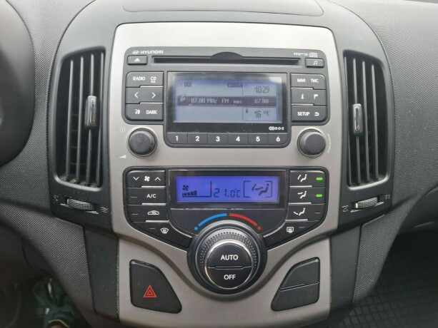 hyundai-i30-diesel-2009-big-12
