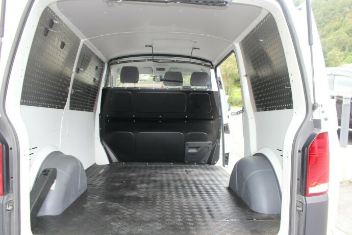 volkswagen-transporter-diesel-2020-big-6