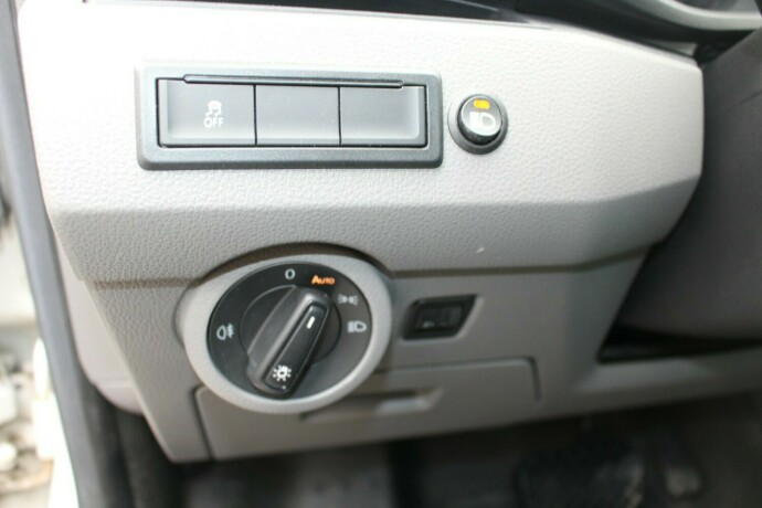 volkswagen-transporter-diesel-2020-big-12