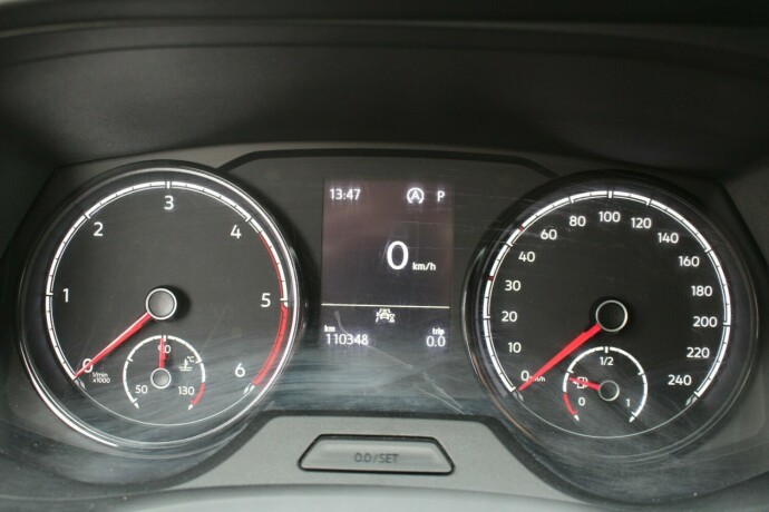 volkswagen-transporter-diesel-2020-big-14