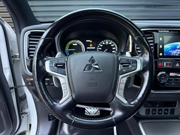 mitsubishi-outlander-elektrisitetbensin-2018-big-12