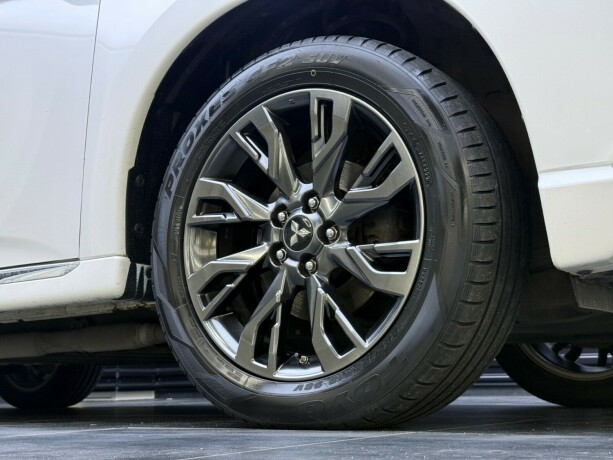 mitsubishi-outlander-elektrisitetbensin-2018-big-7