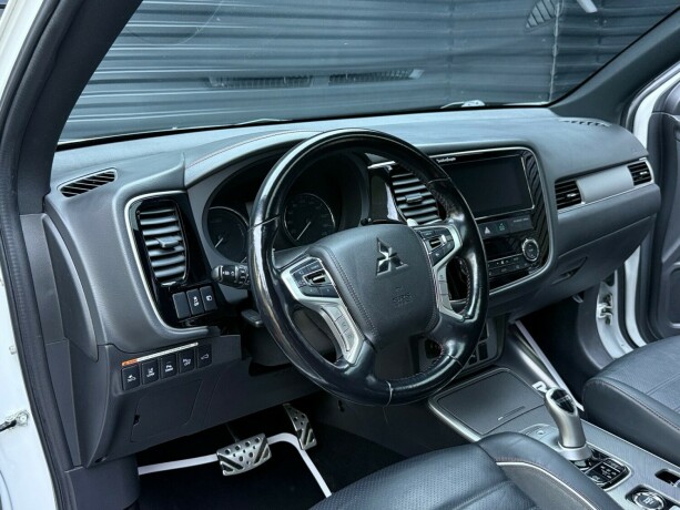 mitsubishi-outlander-elektrisitetbensin-2018-big-9