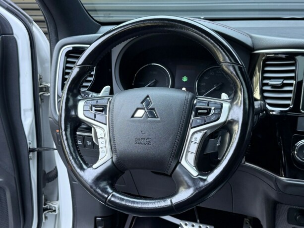mitsubishi-outlander-elektrisitetbensin-2018-big-11