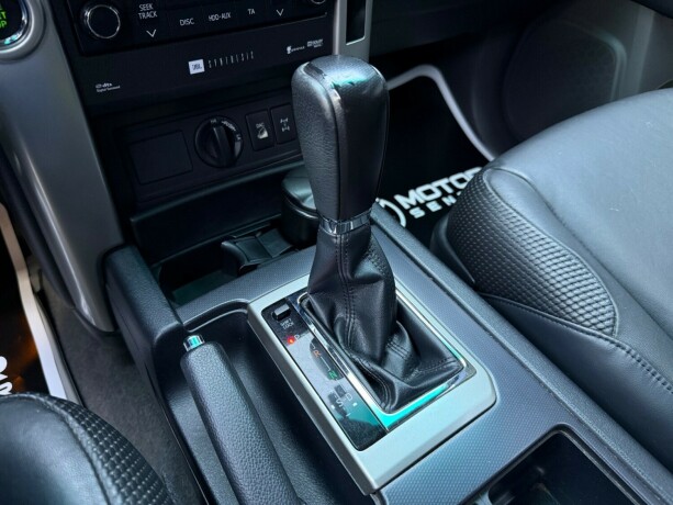 toyota-land-cruiser-diesel-2011-big-25