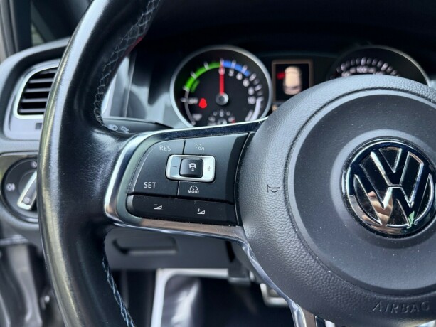 volkswagen-golf-elektrisitetbensin-2016-big-16