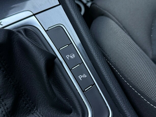 volkswagen-golf-alltrack-diesel-2019-big-30