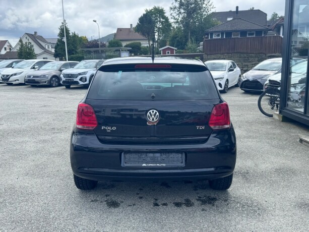 volkswagen-polo-diesel-2010-big-3