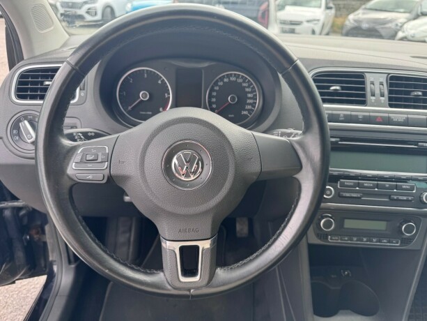 volkswagen-polo-diesel-2010-big-14