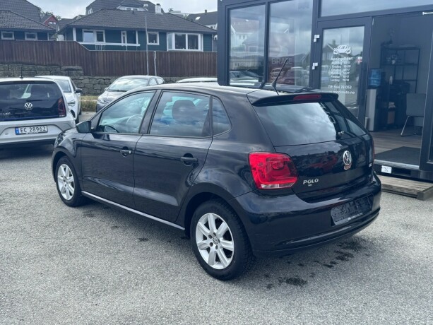 volkswagen-polo-diesel-2010-big-2