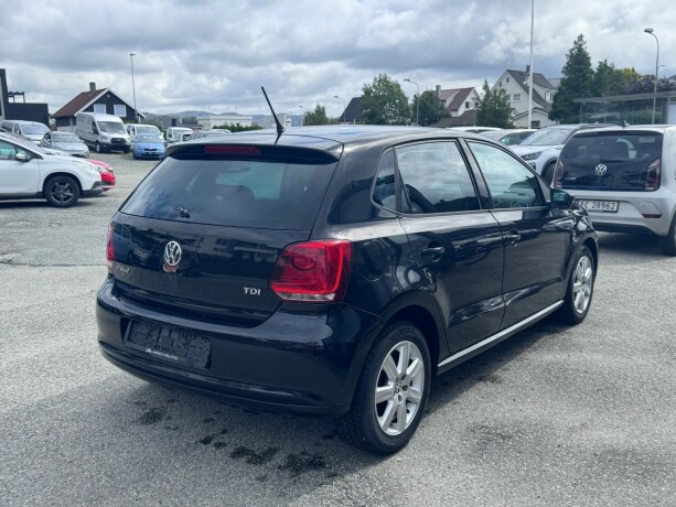 volkswagen-polo-diesel-2010-big-4