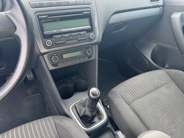 volkswagen-polo-diesel-2010-big-15