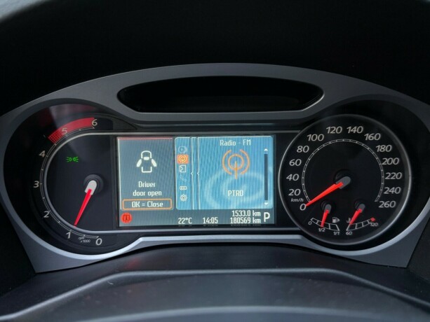 ford-mondeo-diesel-2010-big-17