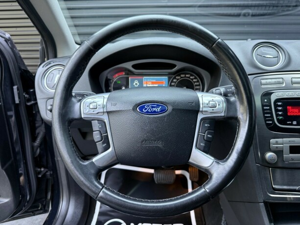 ford-mondeo-diesel-2010-big-14