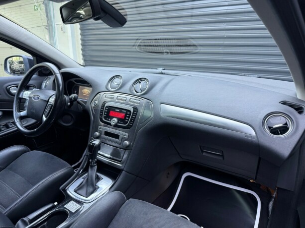 ford-mondeo-diesel-2010-big-12