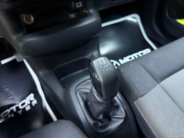 citroen-c4-cactus-bensin-2016-big-26