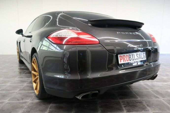 porsche-panamera-bensin-2010-big-6