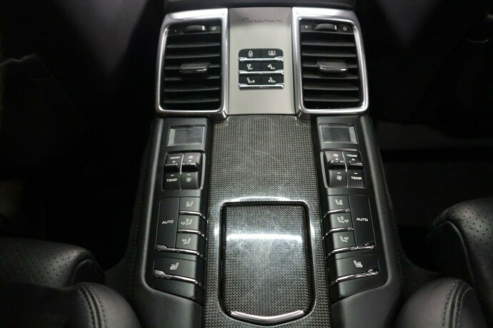 porsche-panamera-bensin-2010-big-25