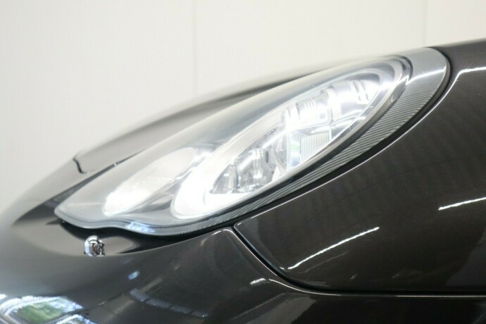 porsche-panamera-bensin-2010-big-10