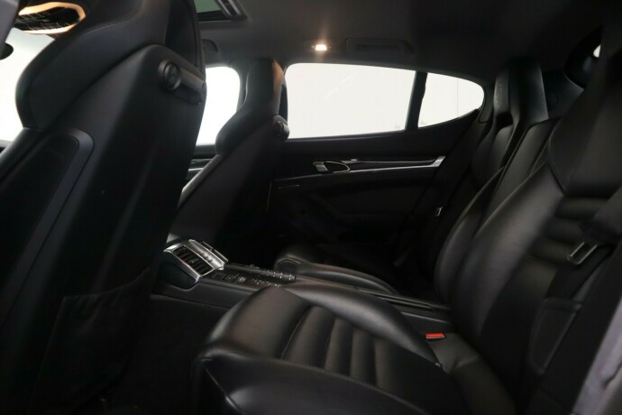 porsche-panamera-bensin-2010-big-14