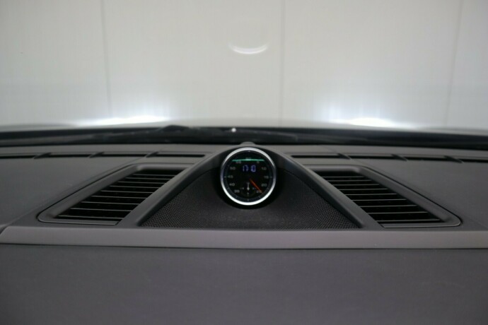 porsche-panamera-bensin-2010-big-34