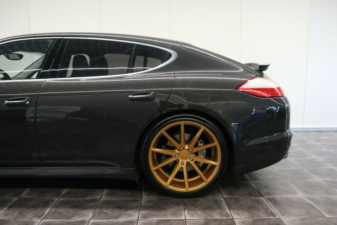 porsche-panamera-bensin-2010-big-9