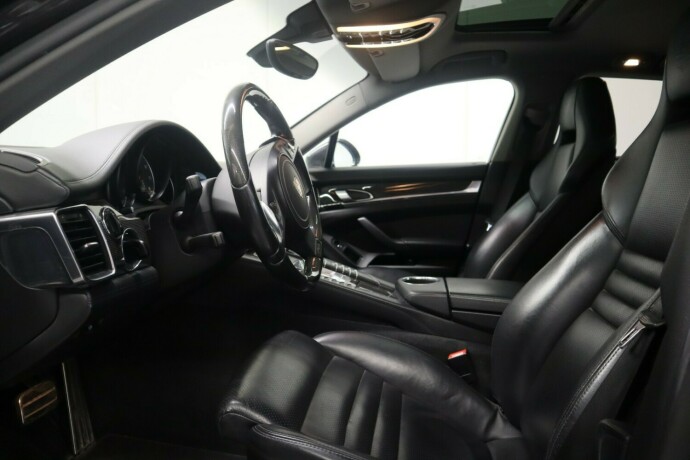 porsche-panamera-bensin-2010-big-12