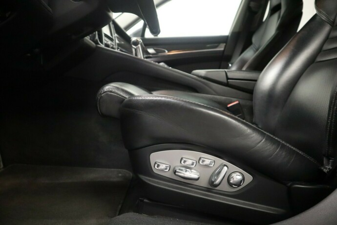 porsche-panamera-bensin-2010-big-13