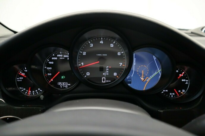 porsche-panamera-bensin-2010-big-26