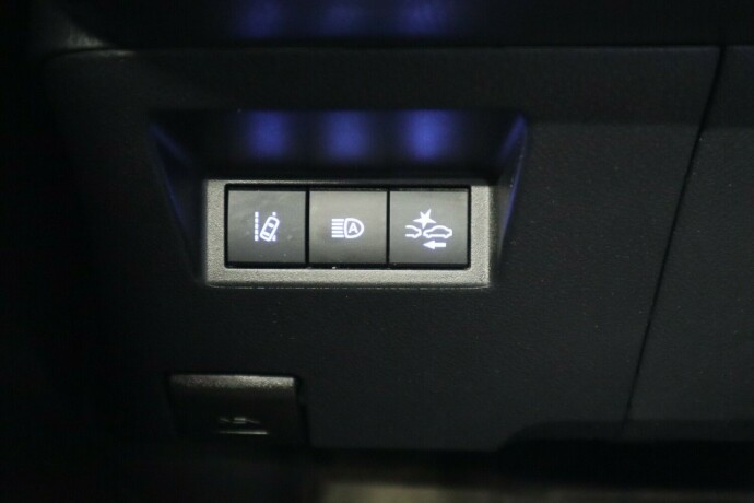 toyota-yaris-elektrisitetbensin-2020-big-32