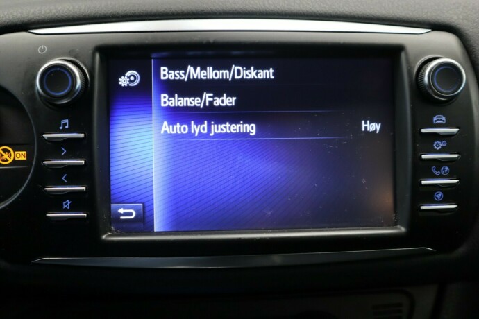 toyota-yaris-elektrisitetbensin-2020-big-37