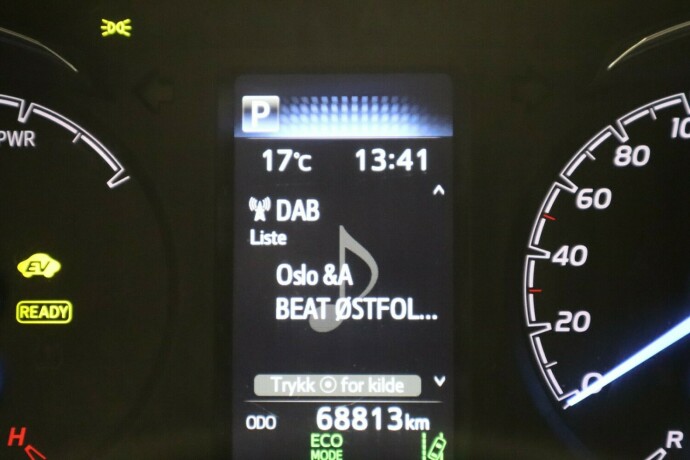 toyota-yaris-elektrisitetbensin-2020-big-33