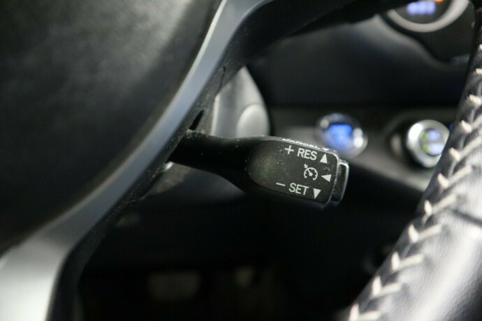 toyota-yaris-elektrisitetbensin-2020-big-26