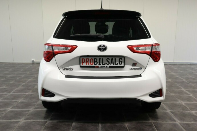 toyota-yaris-elektrisitetbensin-2020-big-11