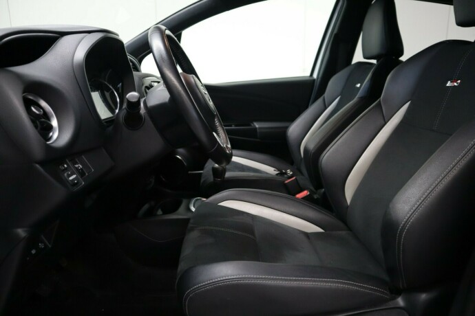 toyota-yaris-elektrisitetbensin-2020-big-17