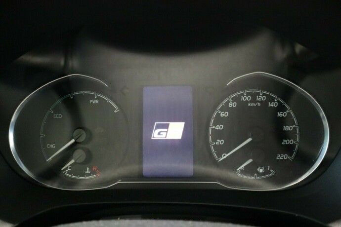 toyota-yaris-elektrisitetbensin-2020-big-24