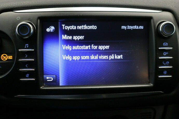 toyota-yaris-elektrisitetbensin-2020-big-39