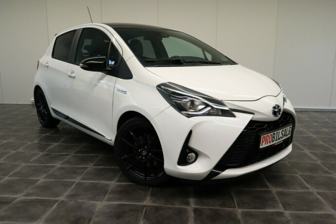 toyota-yaris-elektrisitetbensin-2020-big-1