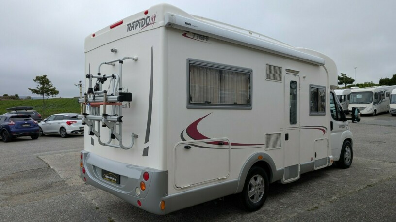 rapido-776ff-lav-seng-senkeseng-truma-6kw-eh-skinn-topputgave-fukttest-gasstest-tilstandsrapport-diesel-2011-big-4