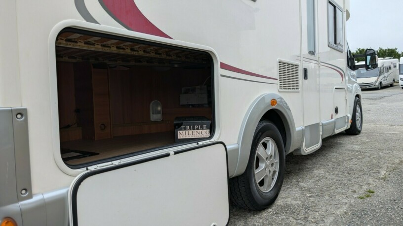rapido-776ff-lav-seng-senkeseng-truma-6kw-eh-skinn-topputgave-fukttest-gasstest-tilstandsrapport-diesel-2011-big-9