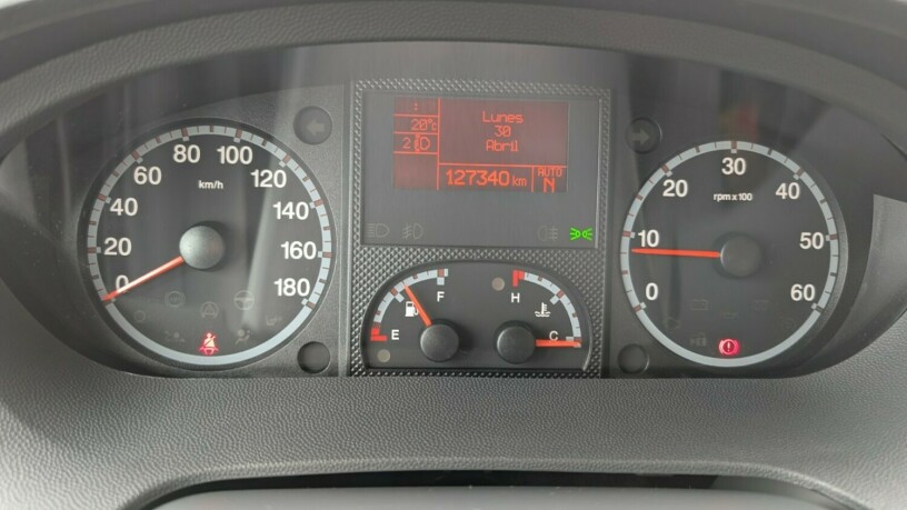 rapido-776ff-lav-seng-senkeseng-truma-6kw-eh-skinn-topputgave-fukttest-gasstest-tilstandsrapport-diesel-2011-big-17